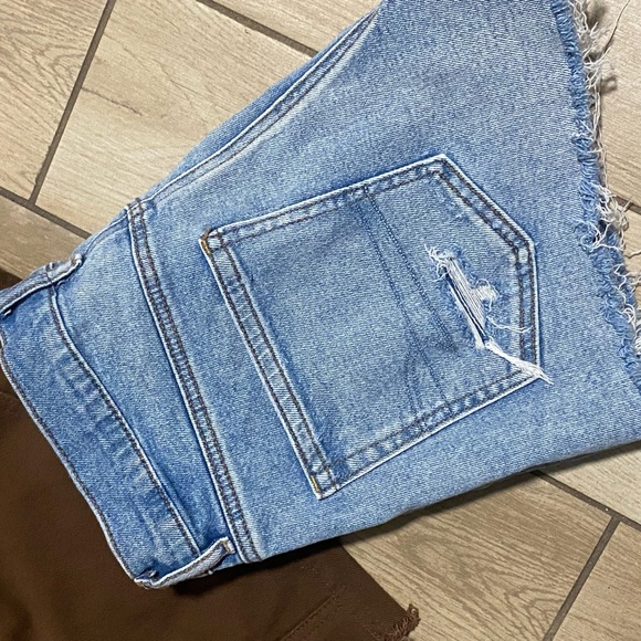 American eagle distressed denim shorts - Picture 4 of 5